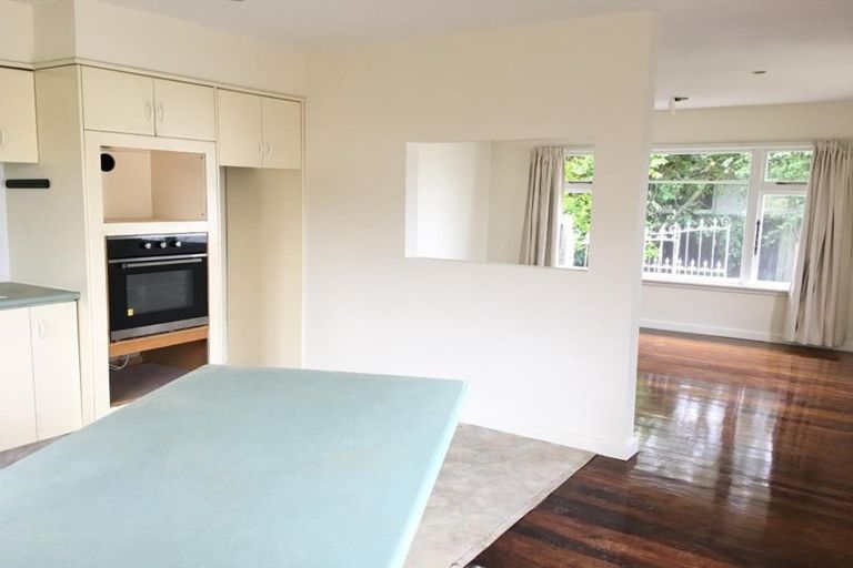 Photo of property in 18 Avonhead Road, Avonhead, Christchurch, 8042