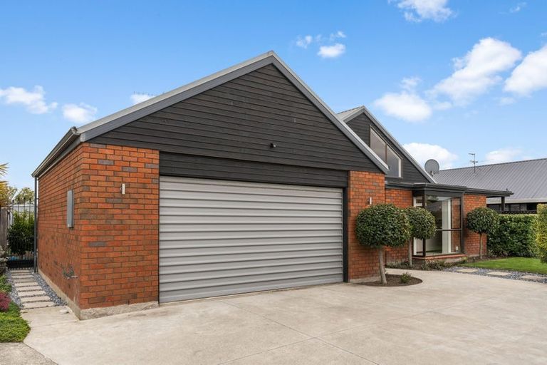 Photo of property in 21 Giles Place, Shirley, Christchurch, 8061