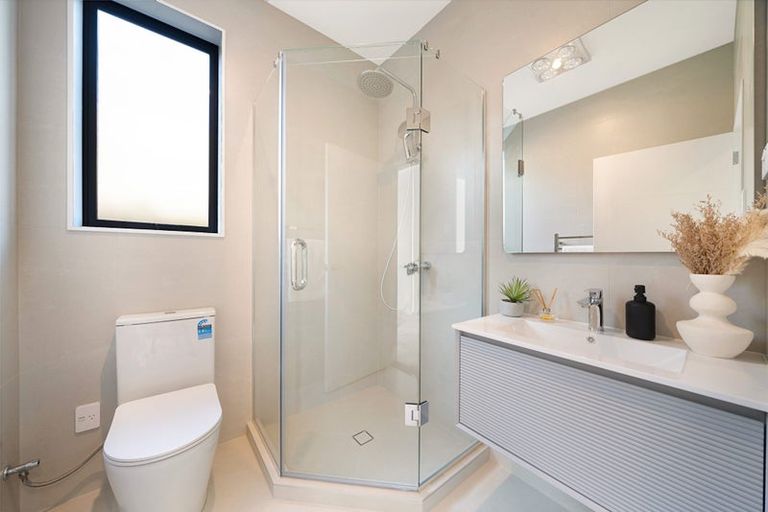 Photo of property in 8 Whakairo Crescent, Gulf Harbour, Whangaparaoa, 0930