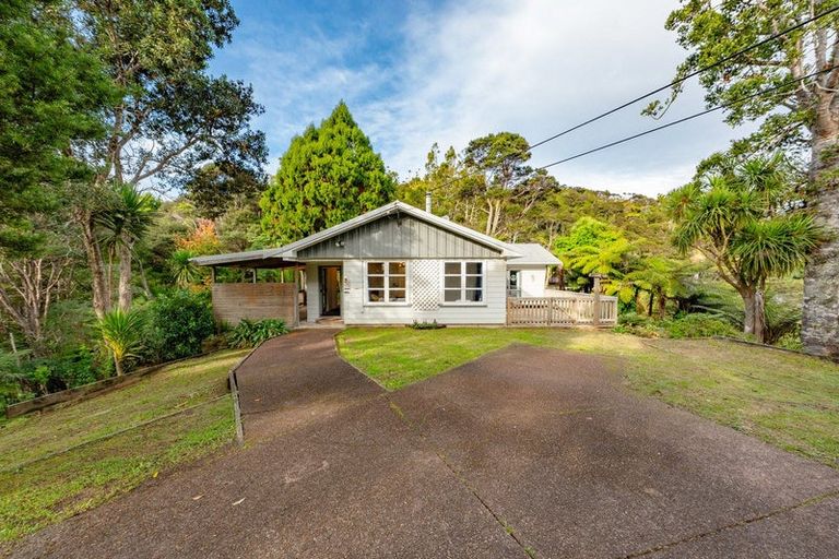 Photo of property in 2 Ocean View Road, Huia, Auckland, 0604