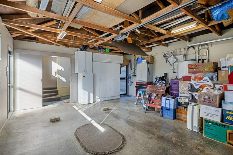 Photo of property in 66 Guadeloupe Crescent, Grenada Village, Wellington, 6037