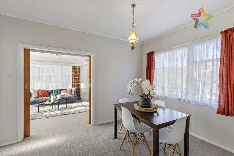 Photo of property in 58 Holborn Drive, Stokes Valley, Lower Hutt, 5019