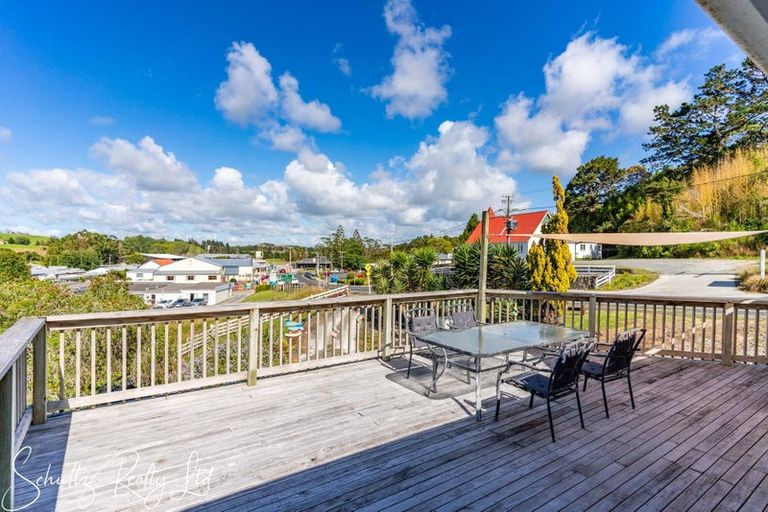 Photo of property in 16 Kaiwaka-mangawhai Road, Kaiwaka, 0975