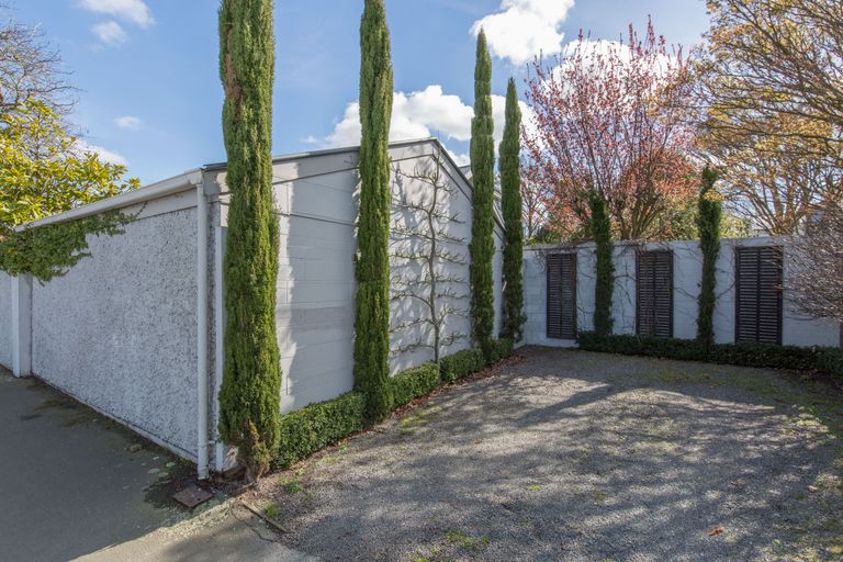 Photo of property in 166 Fendalton Road, Fendalton, Christchurch, 8052