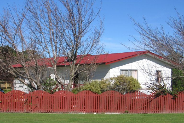 Photo of property in 78 Woodward Street East, Featherston, 5710