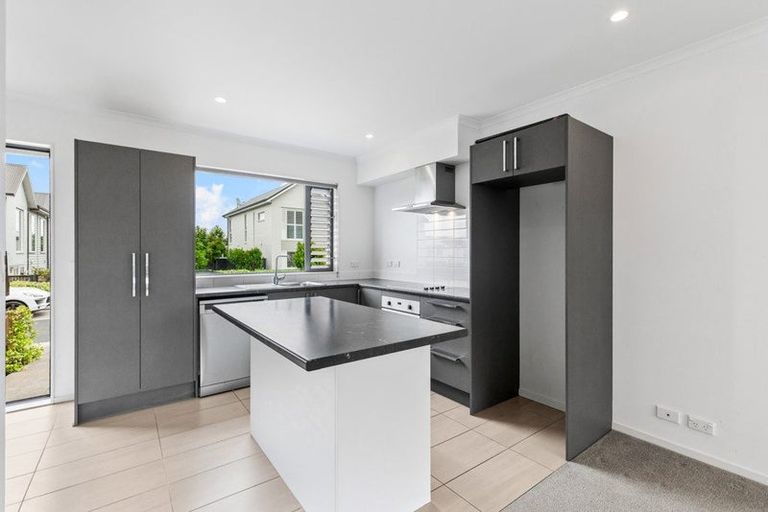 Photo of property in 16 Shelduck Way, Hobsonville, Auckland, 0616