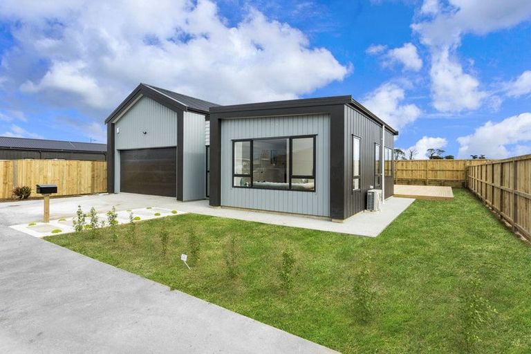 Photo of property in 75 Clarks Beach Road, Clarks Beach, 2122