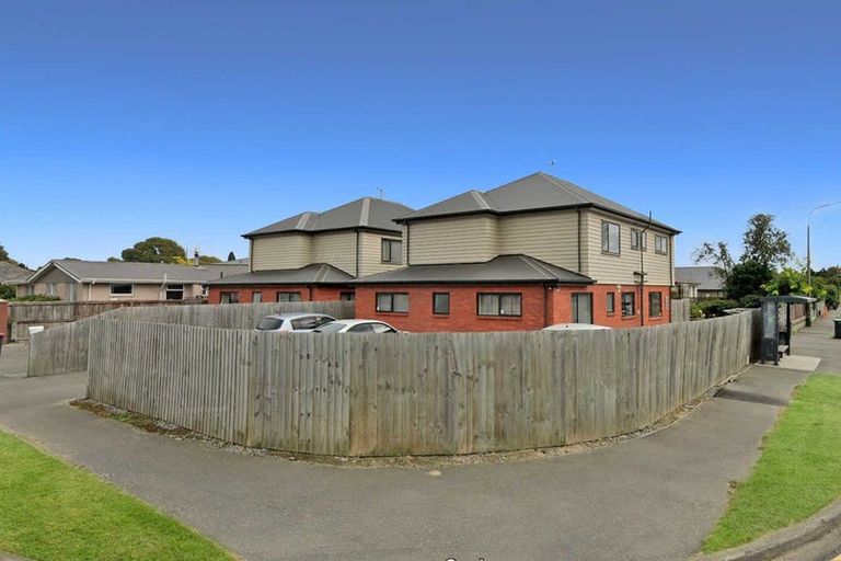 Photo of property in 2 Janet Street, Upper Riccarton, Christchurch, 8041