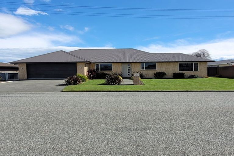 Photo of property in 75 Hayhurst Street North, Temuka, 7920