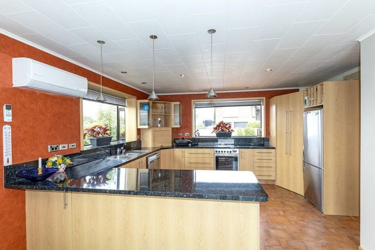 Photo of property in 12 Oakleigh Crescent, Oamaru North, Oamaru, 9400