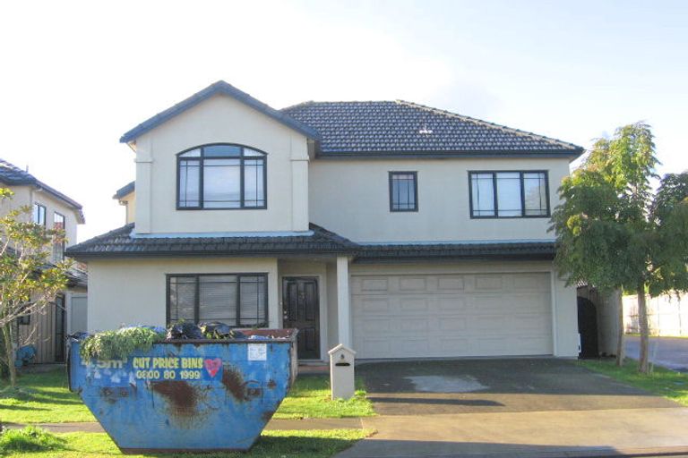 Photo of property in 8 Thornbury Crescent, East Tamaki Heights, Auckland, 2016