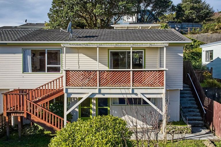 Photo of property in 15b Florio Terrace, Tawa, Wellington, 5028