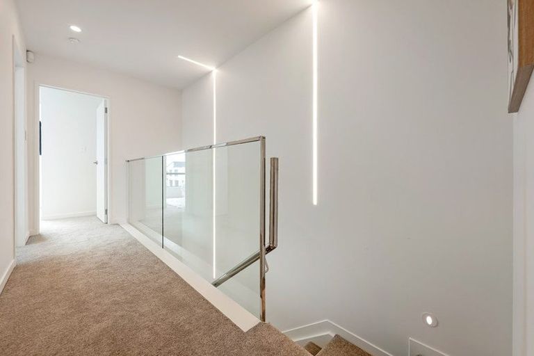 Photo of property in 35 Observation Green, Hobsonville, Auckland, 0616