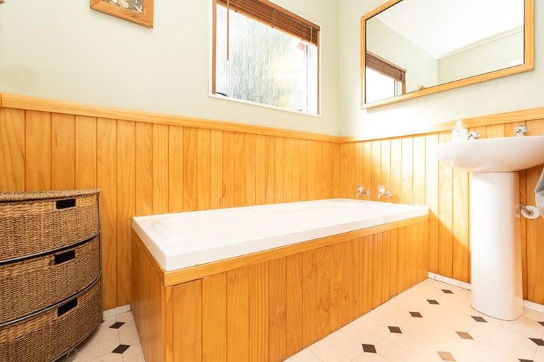 Photo of property in 33 Pohutukawa Drive, Pukete, Hamilton, 3200