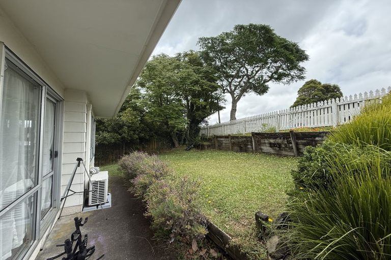 Photo of property in 2/11 Simon Ellice Drive, Bayview, Auckland, 0629