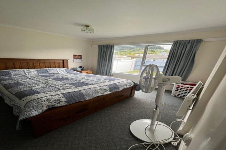 Photo of property in 40 Findlay Street, Tawa, Wellington, 5028