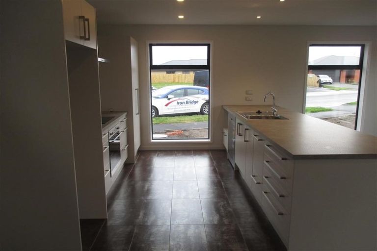 Photo of property in 10 Luxembourg Crescent, Halswell, Christchurch, 8025