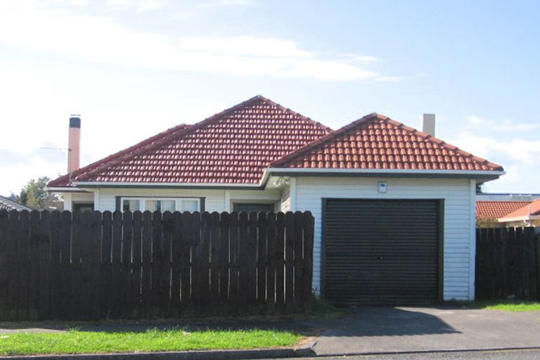 Photo of property in 1/13 Russell Road, Manurewa, Auckland, 2102