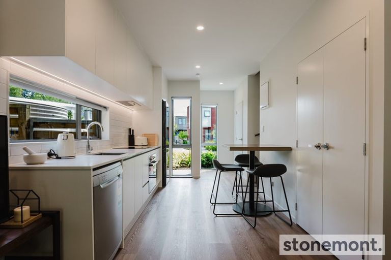 Photo of property in 30 Earlsworth Road, Mangere East, Auckland, 2024