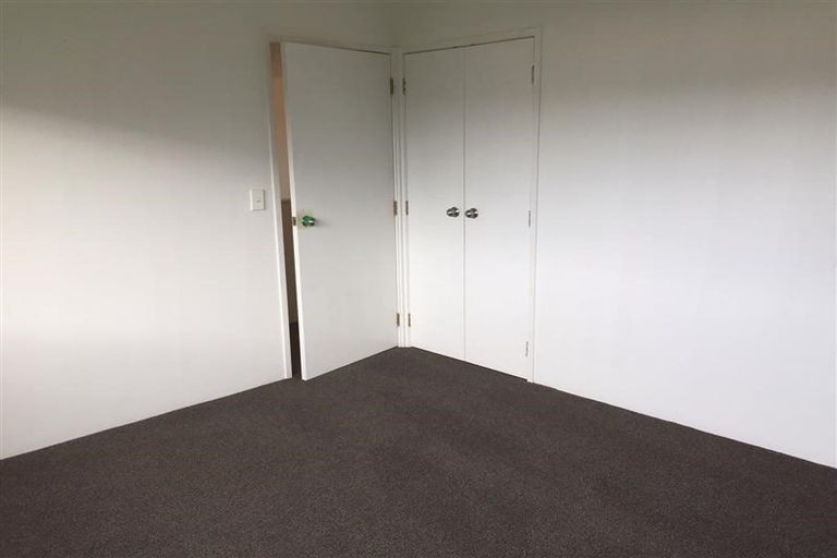 Photo of property in 10 Captain Scott Road, Glen Eden, Auckland, 0602