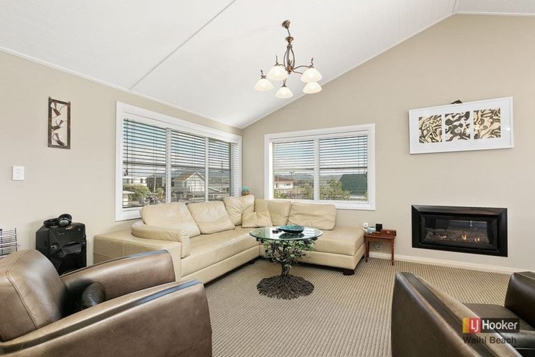 Photo of property in 19 Wakanoi Place, Bowentown, Waihi Beach, 3177