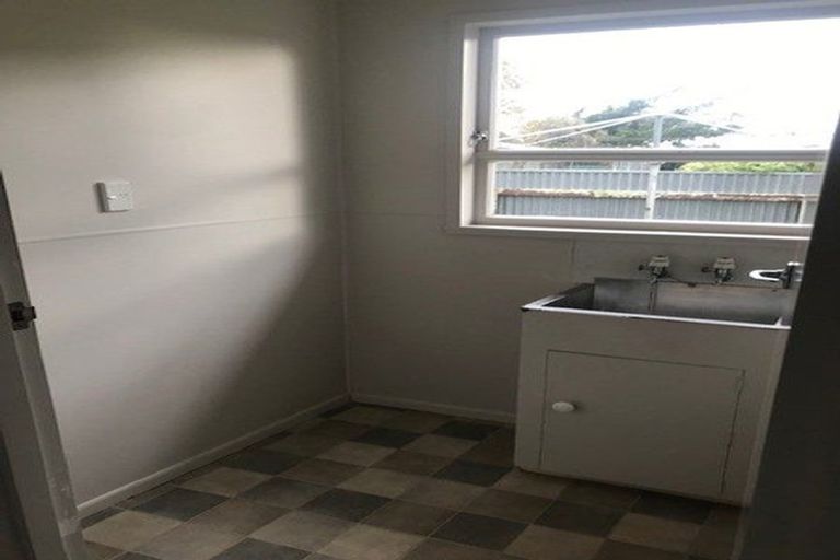 Photo of property in 10 Ajax Place, Highbury, Palmerston North, 4412