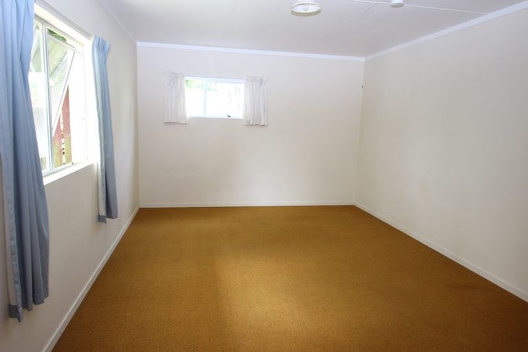 Photo of property in 2/35a Rangatira Road, Beach Haven, Auckland, 0626