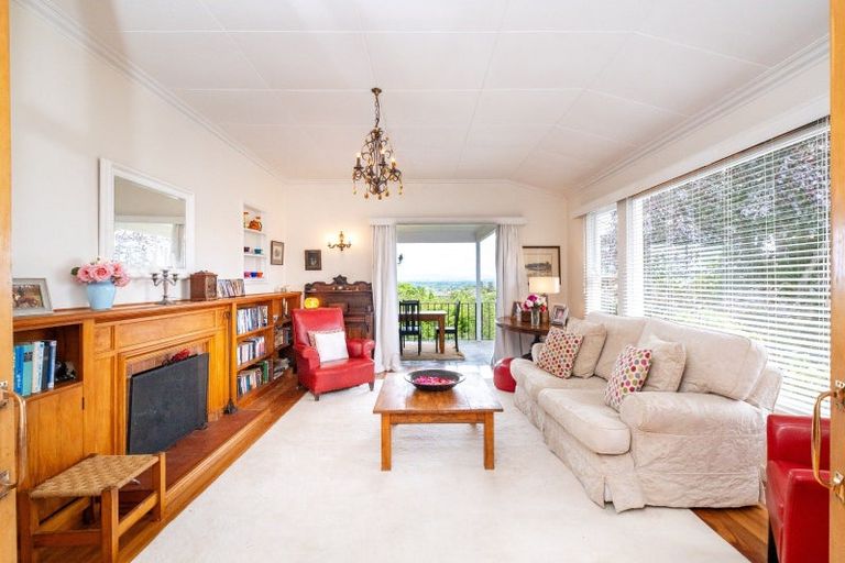 Photo of property in 14 Tauroa Road, Havelock North, 4130