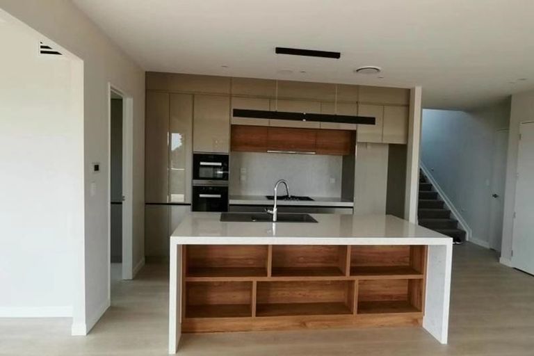 Photo of property in 30 Spyglass Street, Red Beach, 0932