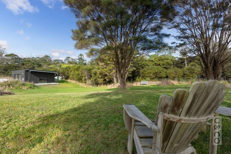 Photo of property in 22 Houkura Place, Taupaki, Henderson, 0782
