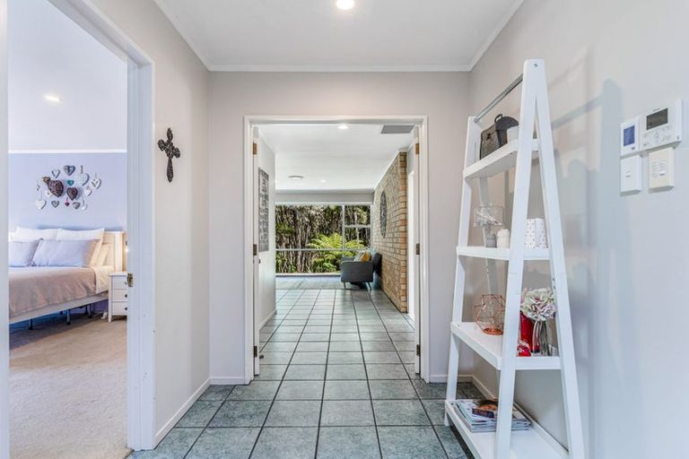 Photo of property in 17 Yelash Road, Massey, Auckland, 0614