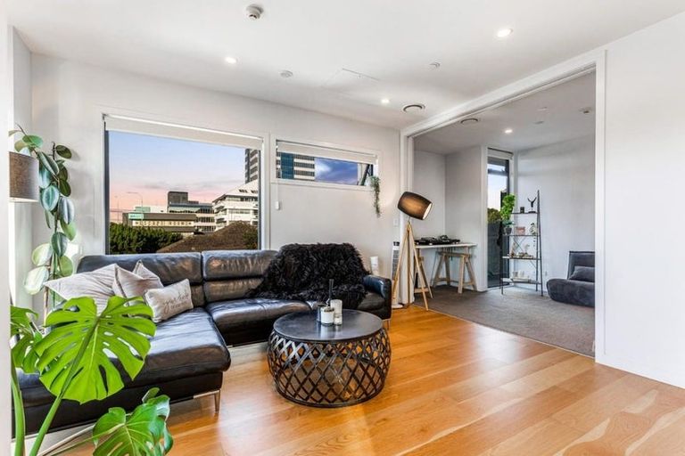 Photo of property in Frank Sargeson Apts, 505/80 Anzac Street, Takapuna, Auckland, 0622