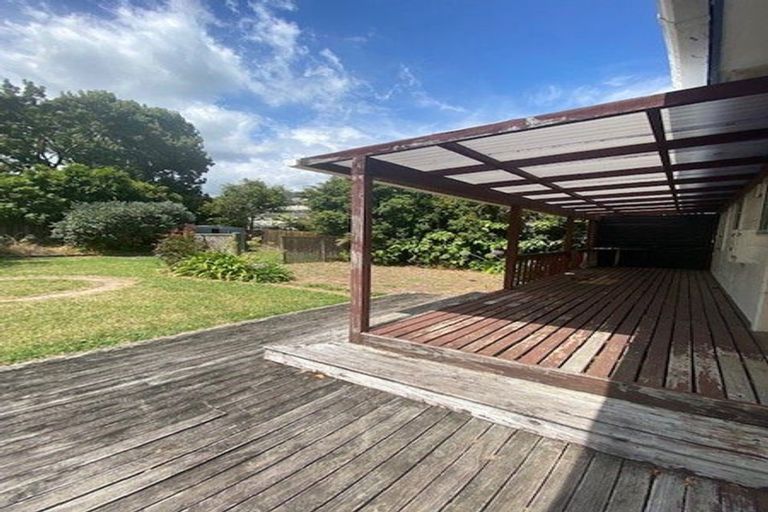 Photo of property in 36 Goodwood Drive, Goodwood Heights, Auckland, 2105