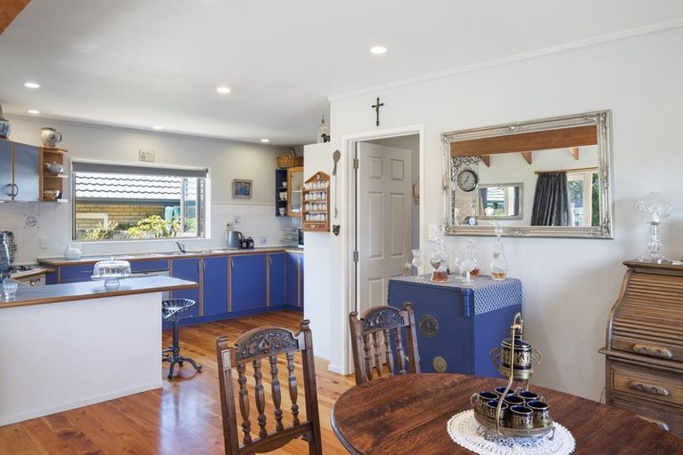 Photo of property in 67 Elsie Drive, Waiuku, 2123