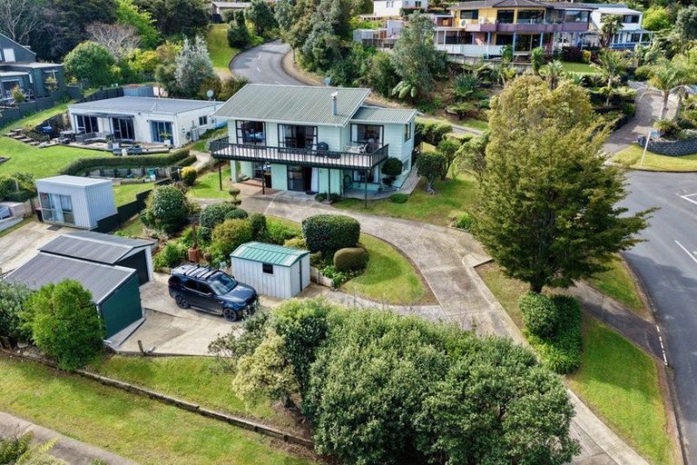 Photo of property in 52 Centennial Drive, Whitianga, 3510
