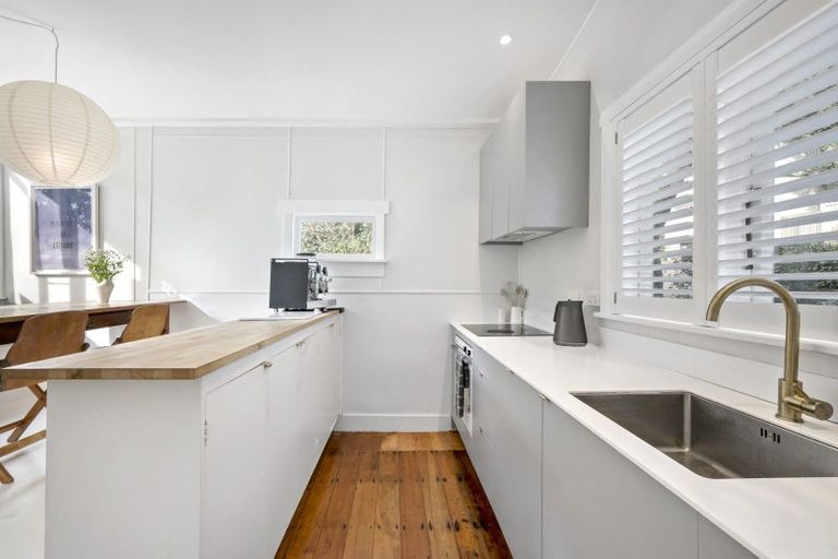 Photo of property in 28 Totara Street, Eastbourne, Lower Hutt, 5013