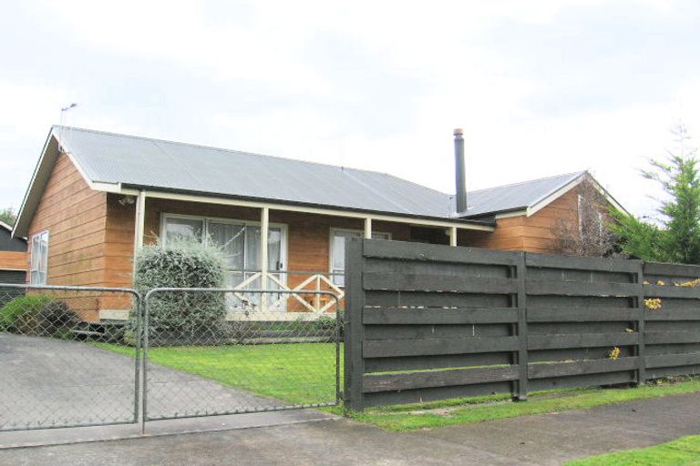 Photo of property in 54 Dewe Avenue, Feilding, 4702