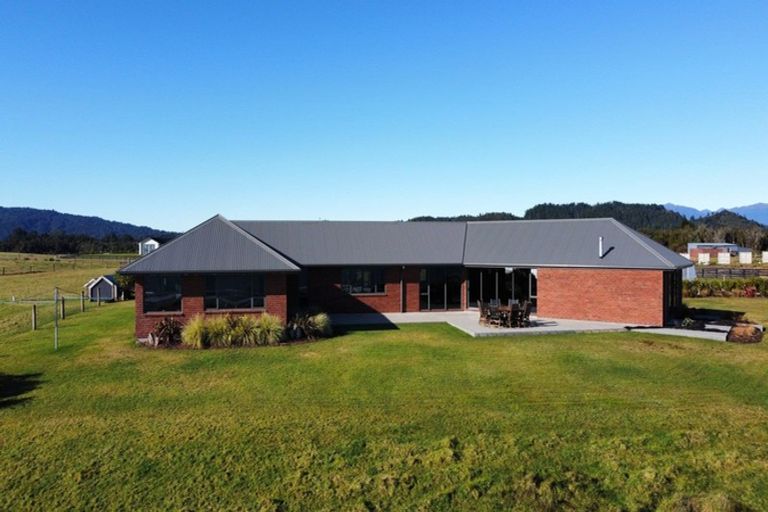 Photo of property in 109c Hanmer Terrace, Rutherglen, Greymouth, 7805