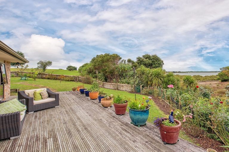 Photo of property in 16 Waimarino Road, Weymouth, Auckland, 2103