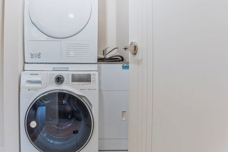 Photo of property in 4 Lumbarda Drive, Kumeu, 0810