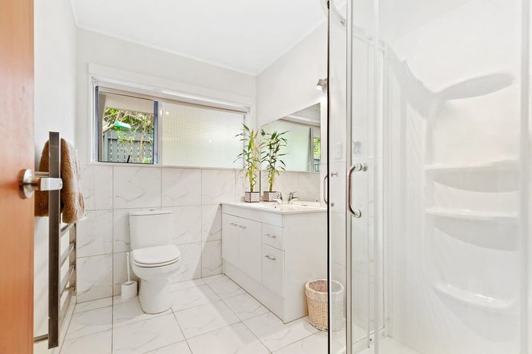 Photo of property in 6 Horizon Way, West Harbour, Auckland, 0618