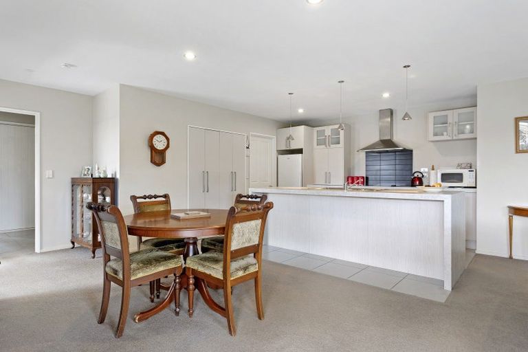 Photo of property in 105 High Street, Oxford, 7430