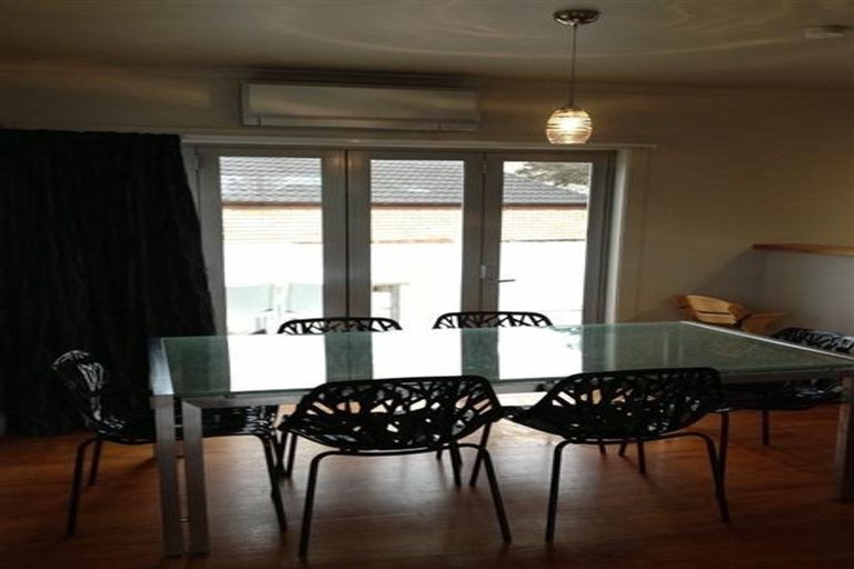 Photo of property in 15 Marsh Avenue, Forrest Hill, Auckland, 0620