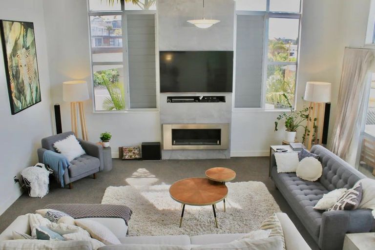 Photo of property in 15 Courtneys, West Harbour, Auckland, 0618