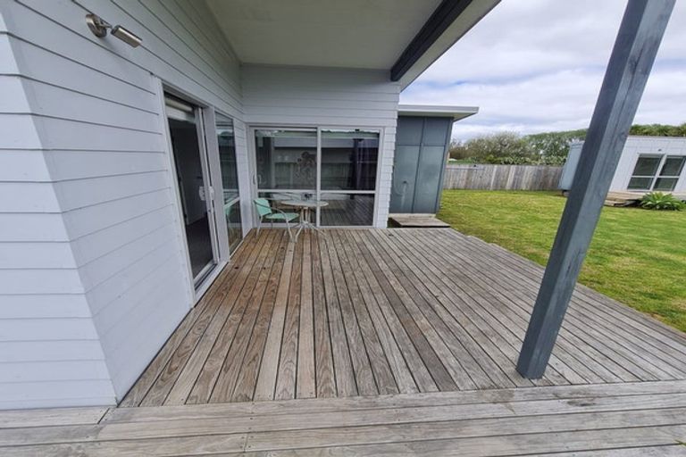 Photo of property in 8 Wells Place, Whitianga, 3510
