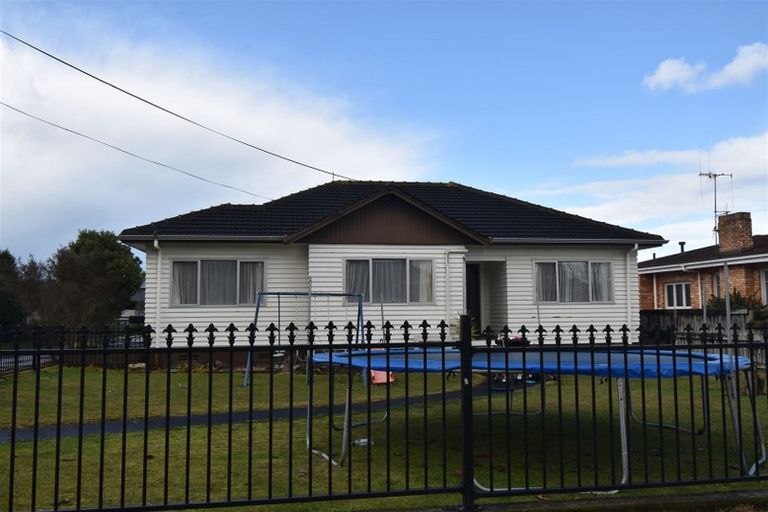 Photo of property in 28 Coronation Road, Morrinsville, 3300