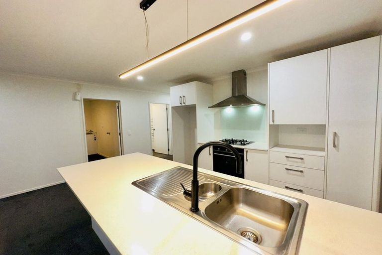 Photo of property in 7 Kapowai Boulevard, Takanini, 2112