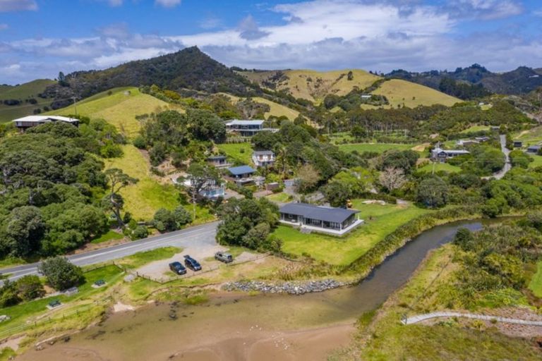Photo of property in 1333 Matapouri Road, Matapouri, Whangarei, 0173