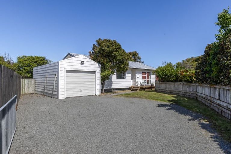 Photo of property in 73 Langdale Avenue, Paraparaumu, 5032