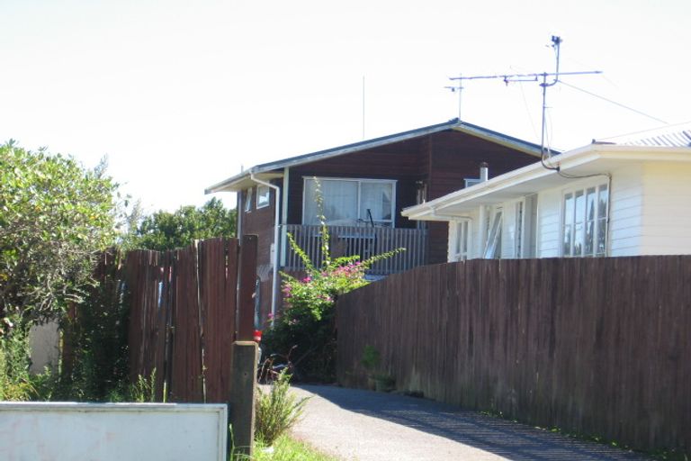 Photo of property in 61b Cobham Crescent, Kelston, Auckland, 0602